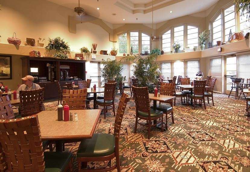 Embassy Suites By Hilton פלאגסטאף מסעדה תמונה